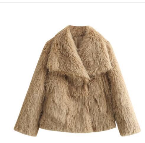 An impressive Synthetic Fur coat for Ladies