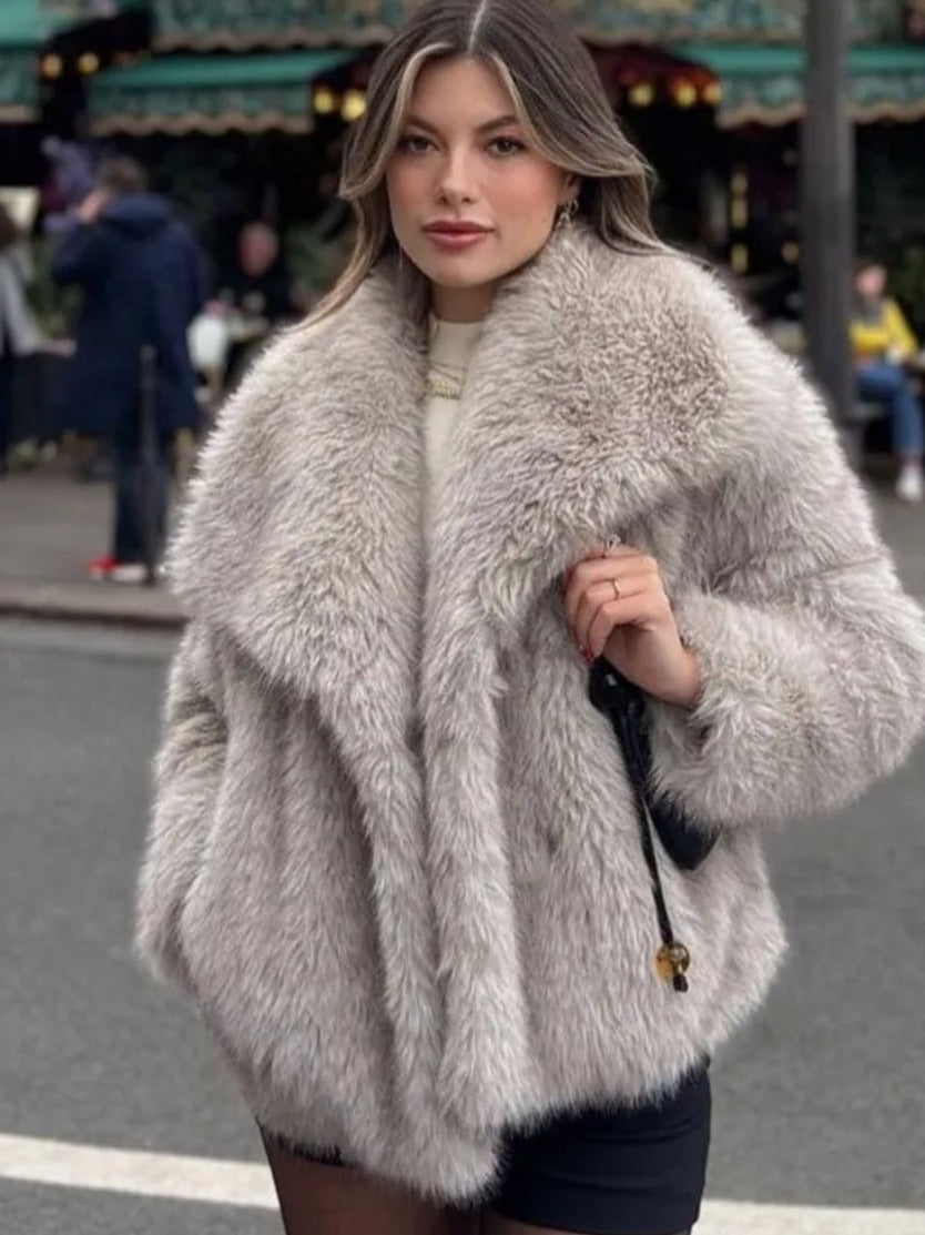 An impressive Synthetic Fur coat for Ladies