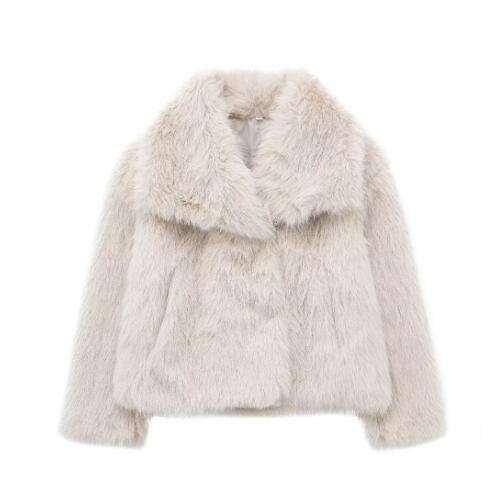 An impressive Synthetic Fur coat for Ladies